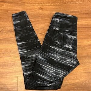 Old Navy Black and Gray Patterned Leggings